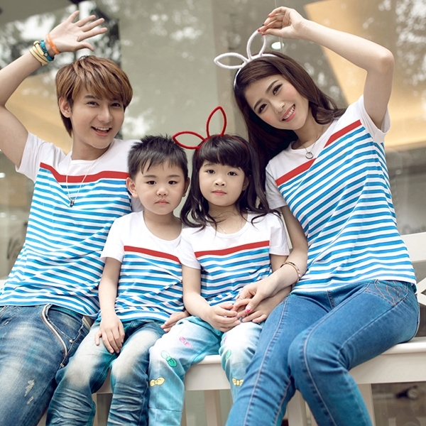 Đồng phục áo gia đình theo phong cách Hàn Quốc.